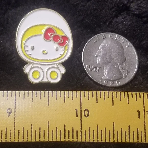 Hello Kitty Egg kidrobot enamel pin Nissin Cup Noodles series - Picture 2 of 4